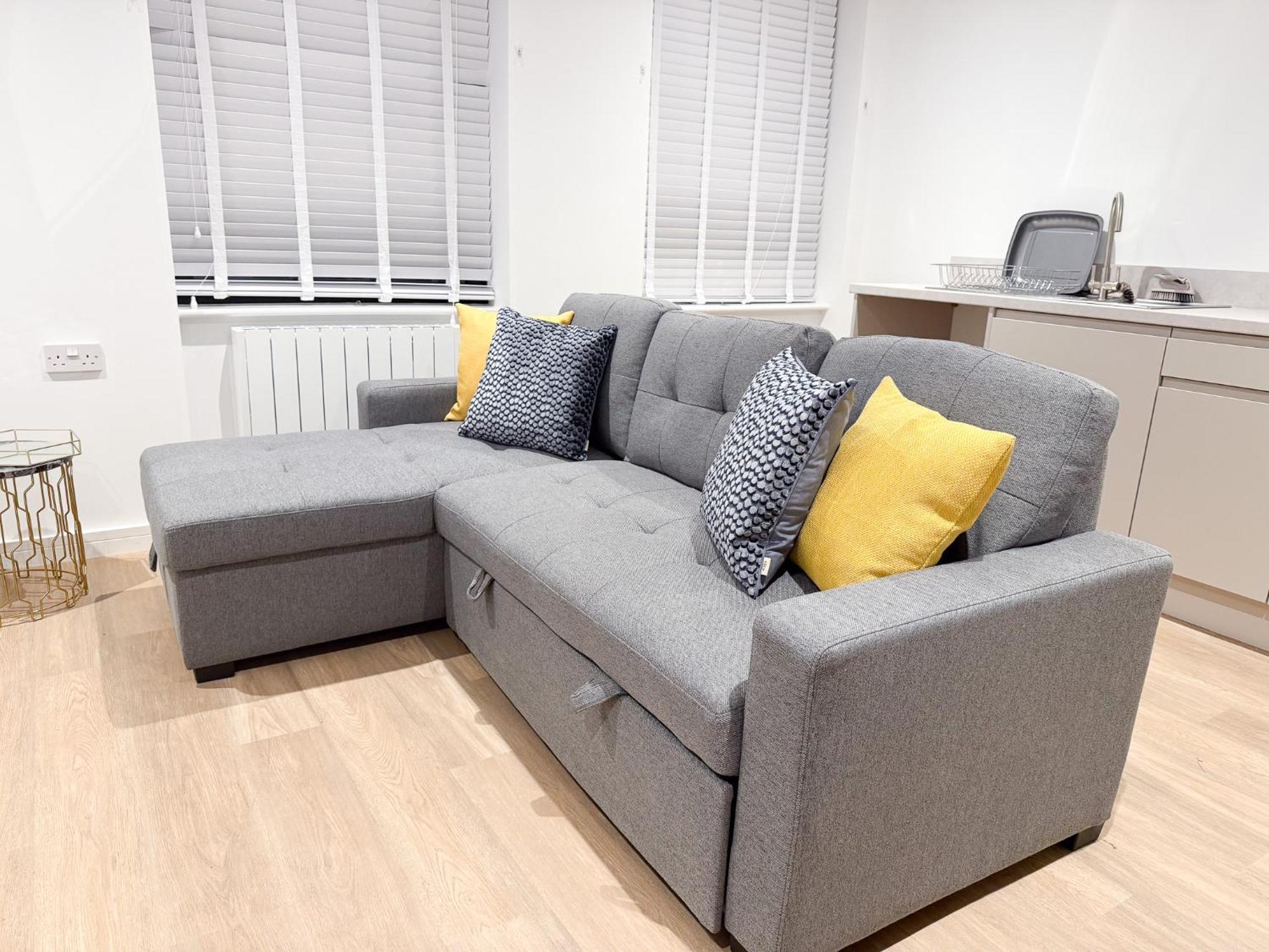 Spacious Modern 1 Bed Apartments In St Neots - Perfect For Contractors & Professionals - Free Parking - Wifi - Fully Equipped Kitchen - Smart Tv Ideal For Work Stays And Long Projects Екстер'єр фото