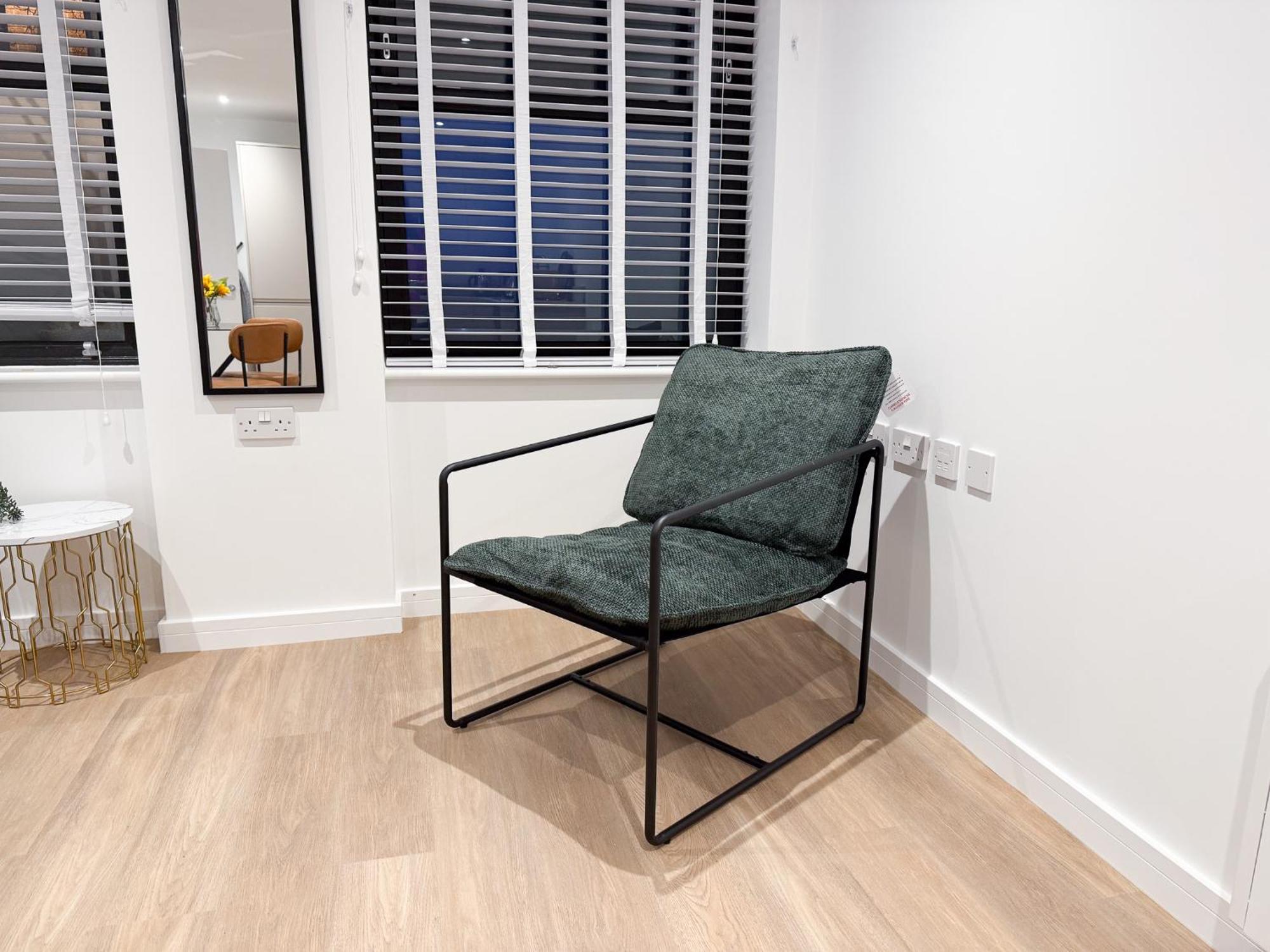 Spacious Modern 1 Bed Apartments In St Neots - Perfect For Contractors & Professionals - Free Parking - Wifi - Fully Equipped Kitchen - Smart Tv Ideal For Work Stays And Long Projects Екстер'єр фото