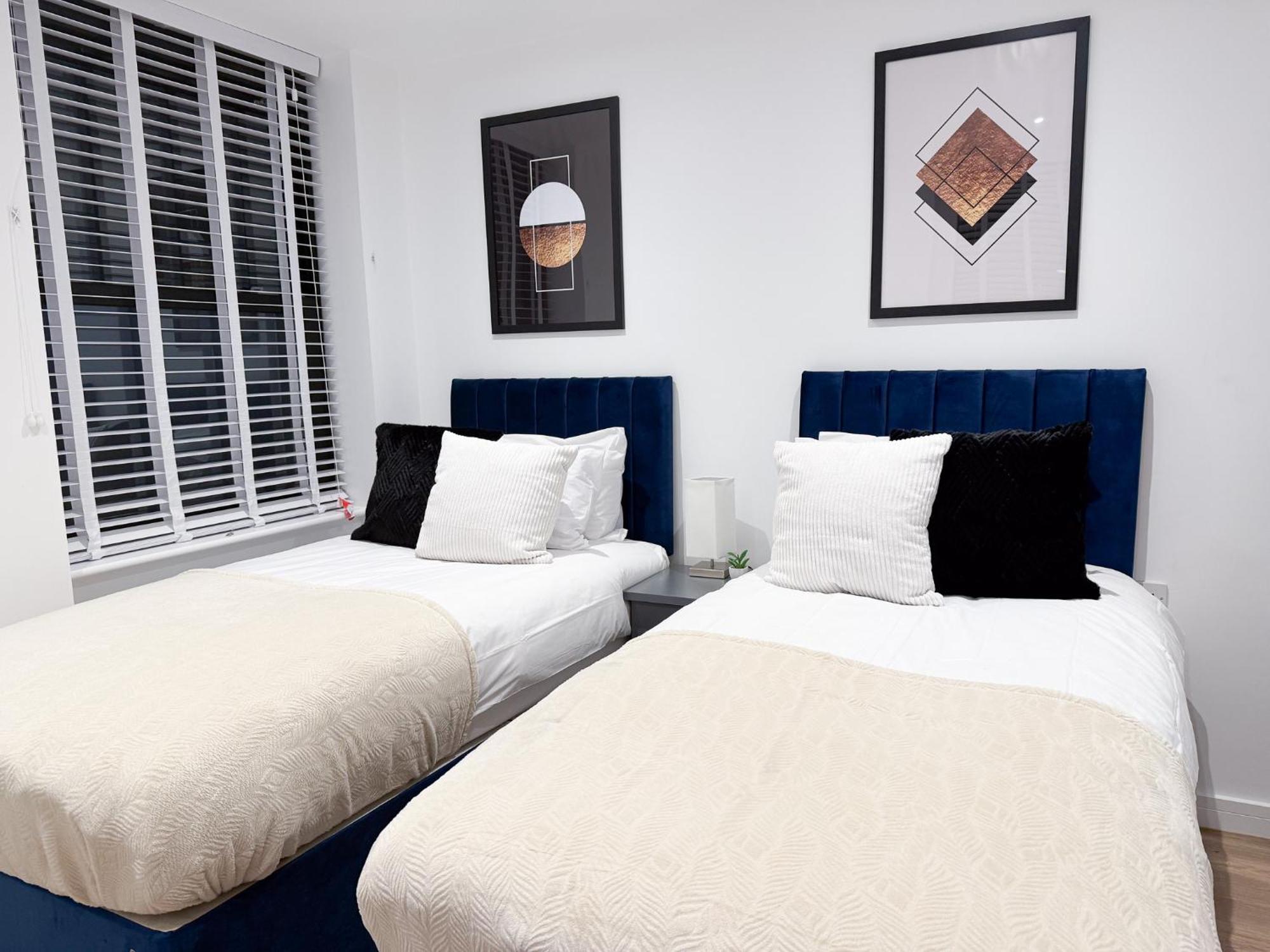 Spacious Modern 1 Bed Apartments In St Neots - Perfect For Contractors & Professionals - Free Parking - Wifi - Fully Equipped Kitchen - Smart Tv Ideal For Work Stays And Long Projects Екстер'єр фото